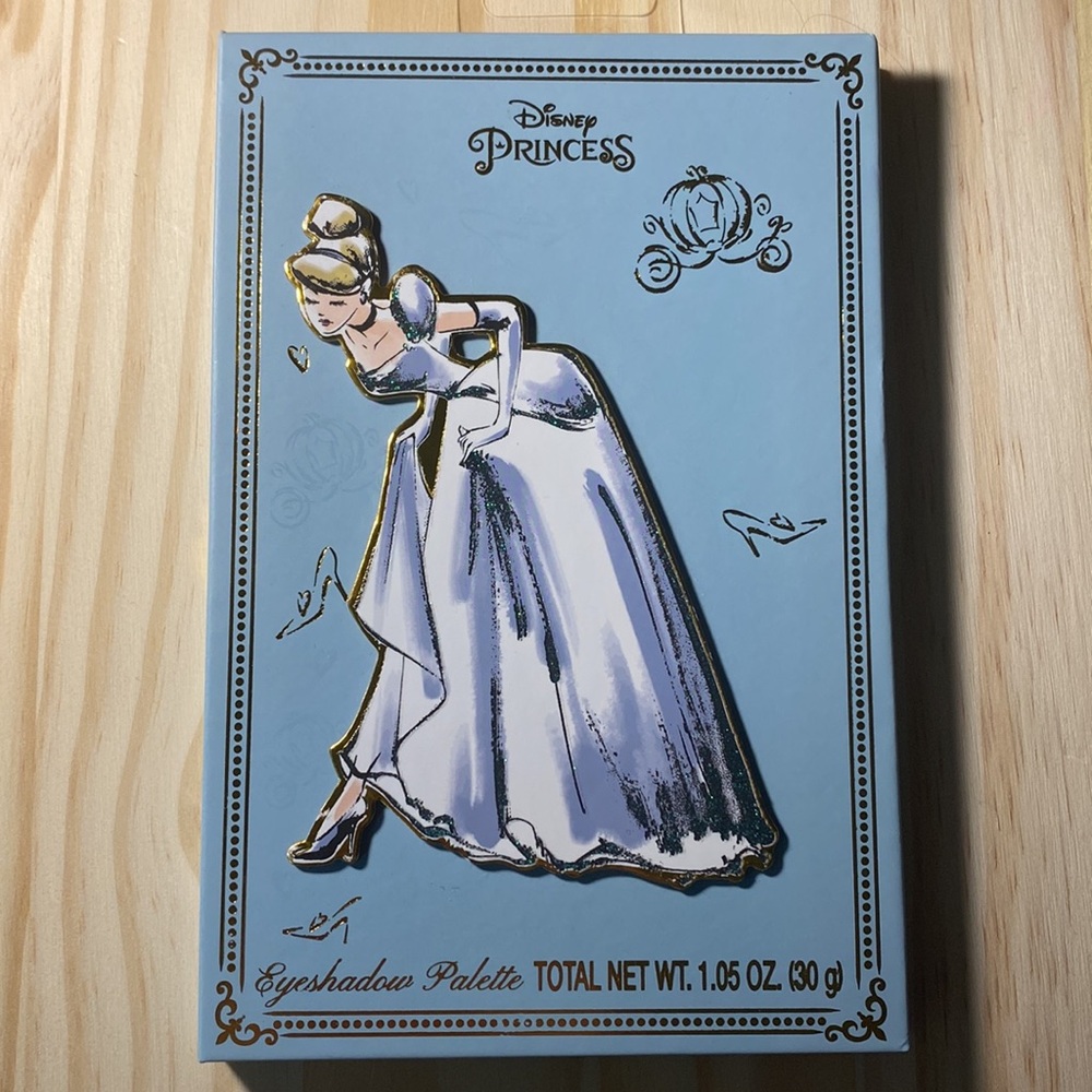 Disney princess eyeshadow palette (collectors pc) CINDERELLA